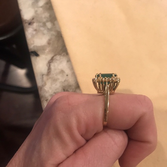 Gorgeous Emerald Ring with Diamonds - Picture 2 of 8